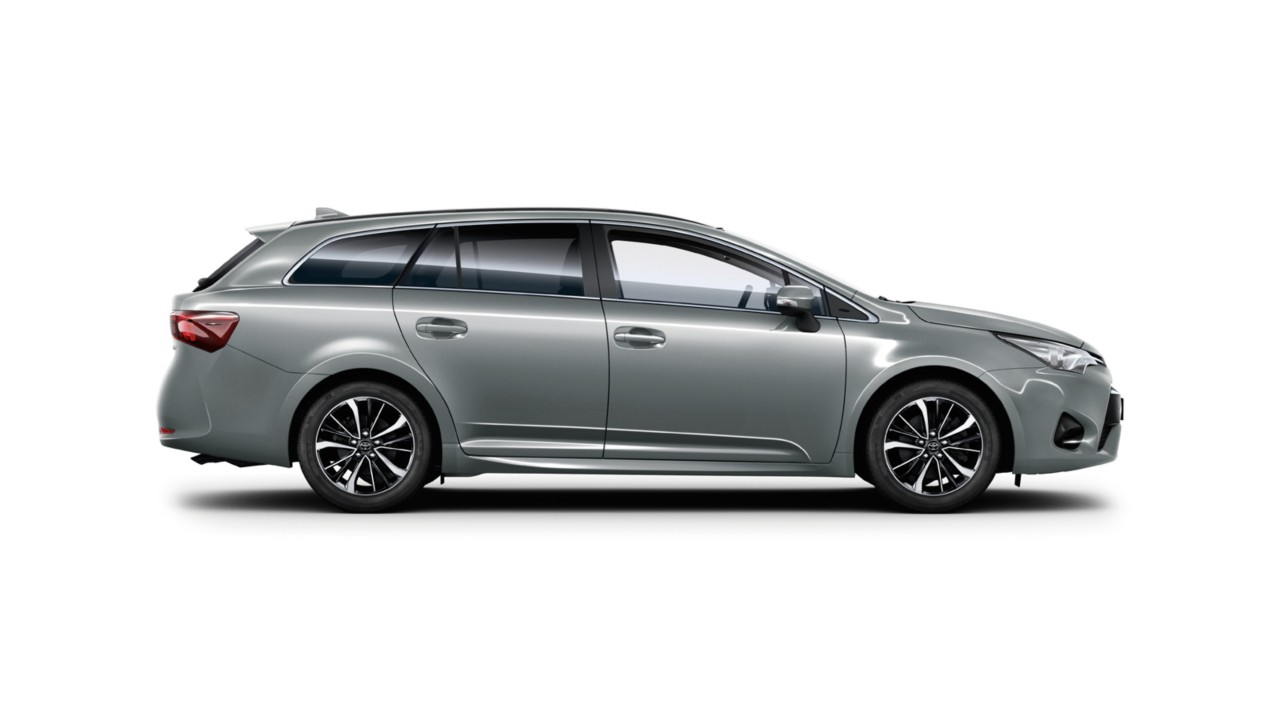 Toyota Avensis side-on view