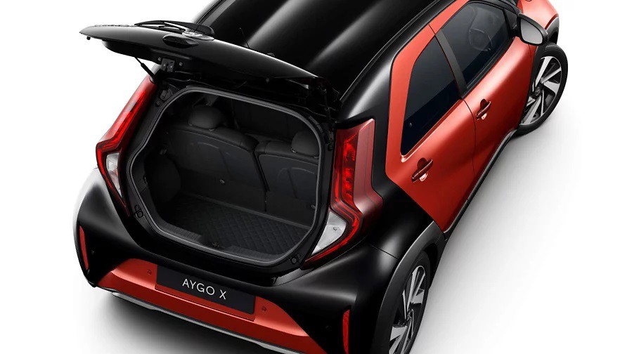 Toyota Aygo X picture with the luggage compartment