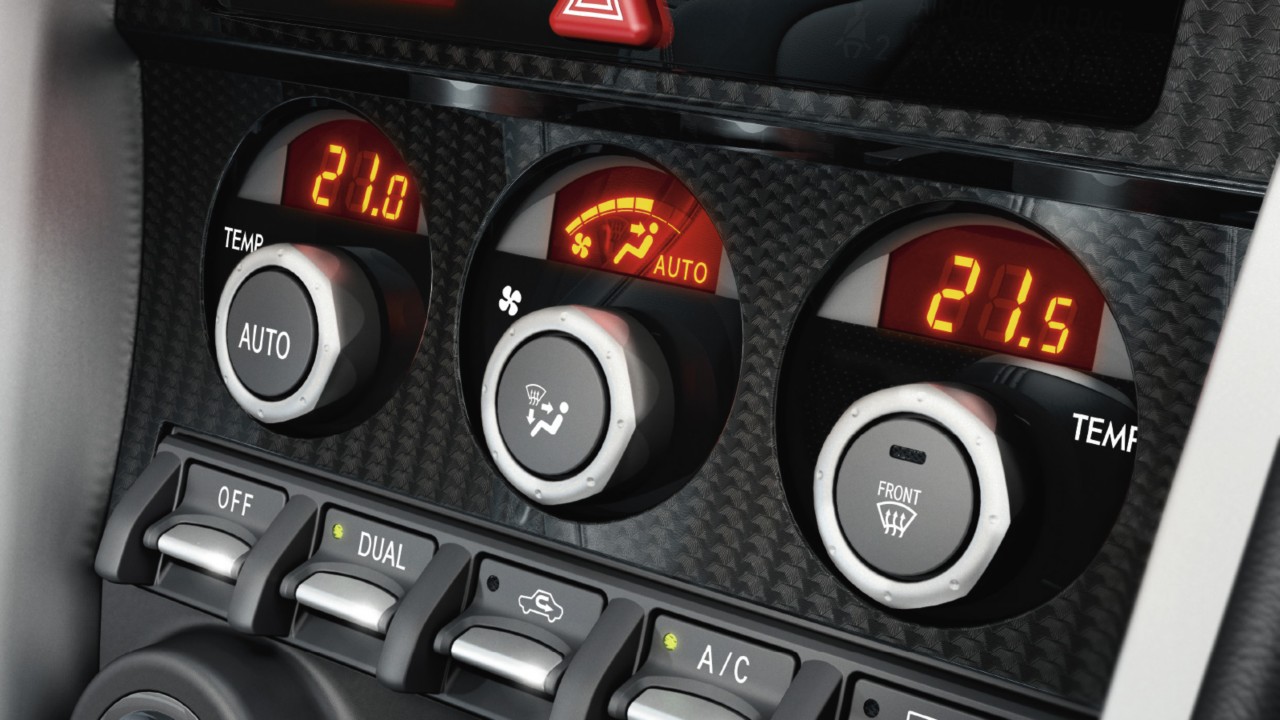 Toyota GT86 close up of air con dials