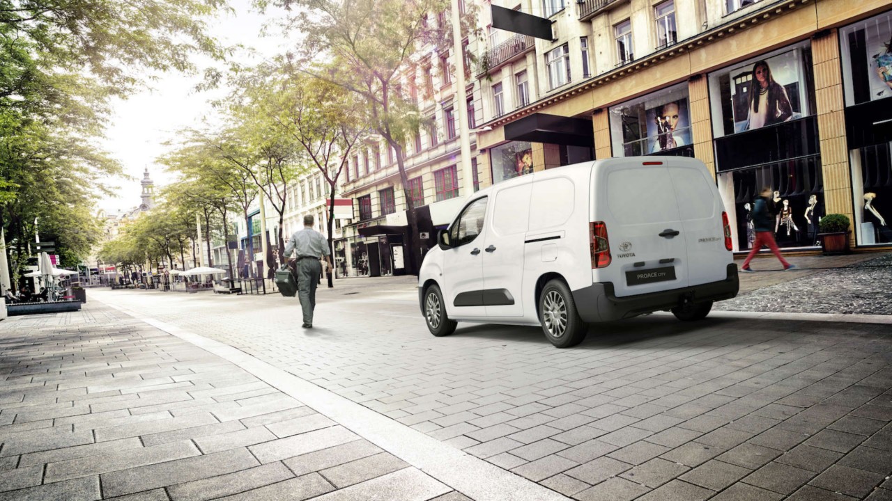 Toyota Proace City driving