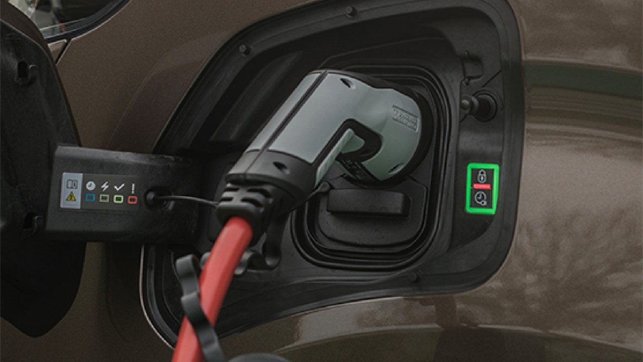 Toyota Proace electric charging close up