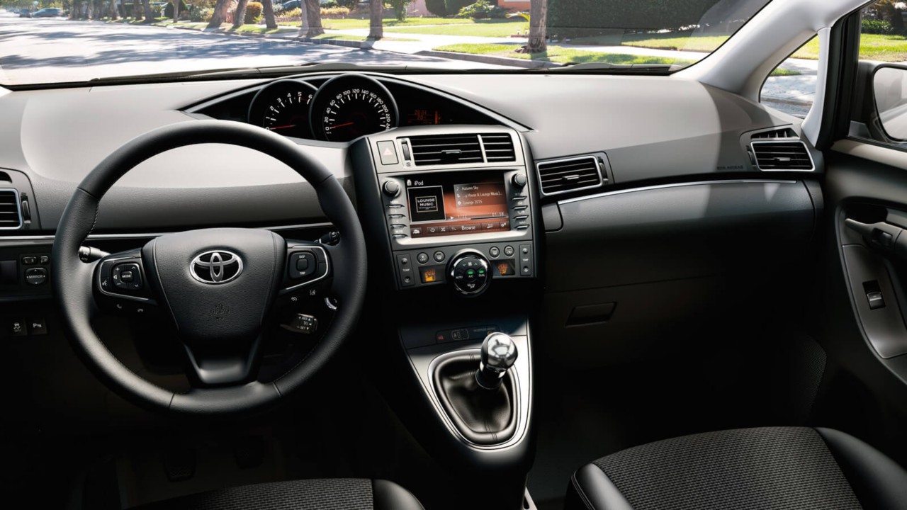 Toyota Verso interior multimedia