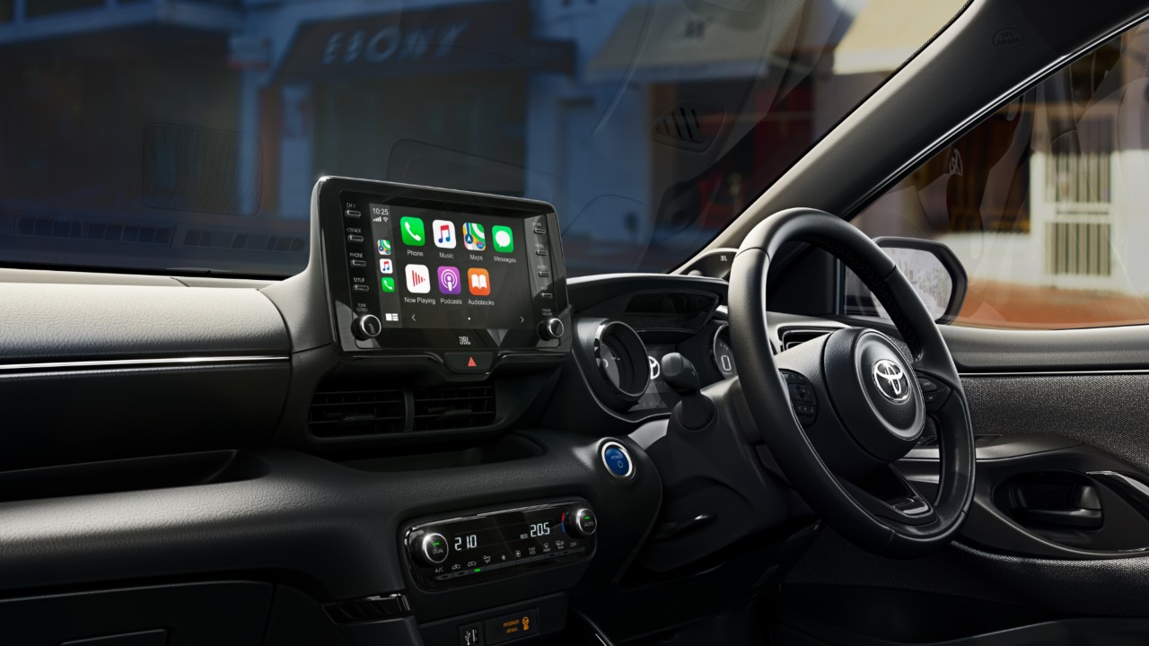 Toyota Yaris interior multimedia