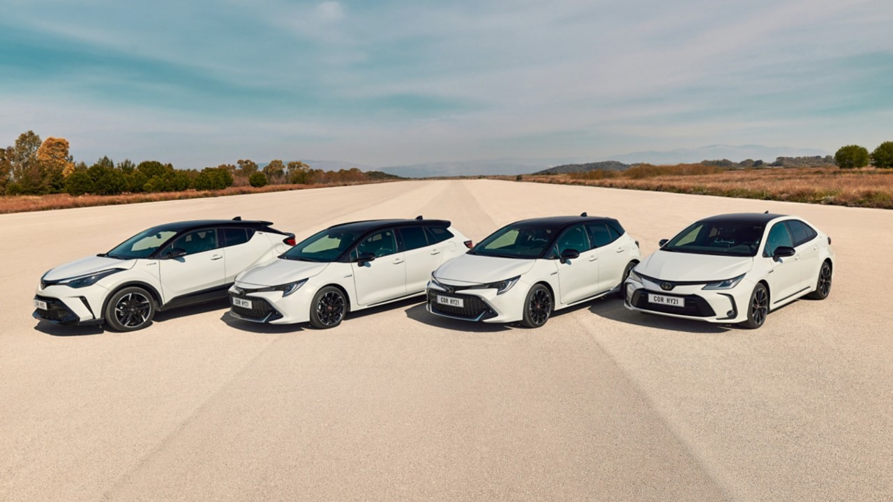 Plug-in Hybrid Electric Cars | PHEV | Toyota UK
