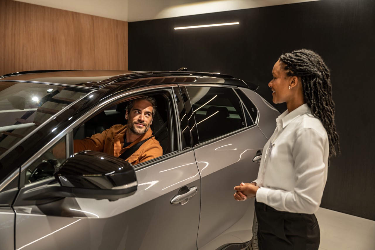 Personal Hire Purchase | Discover car finance | Toyota UK