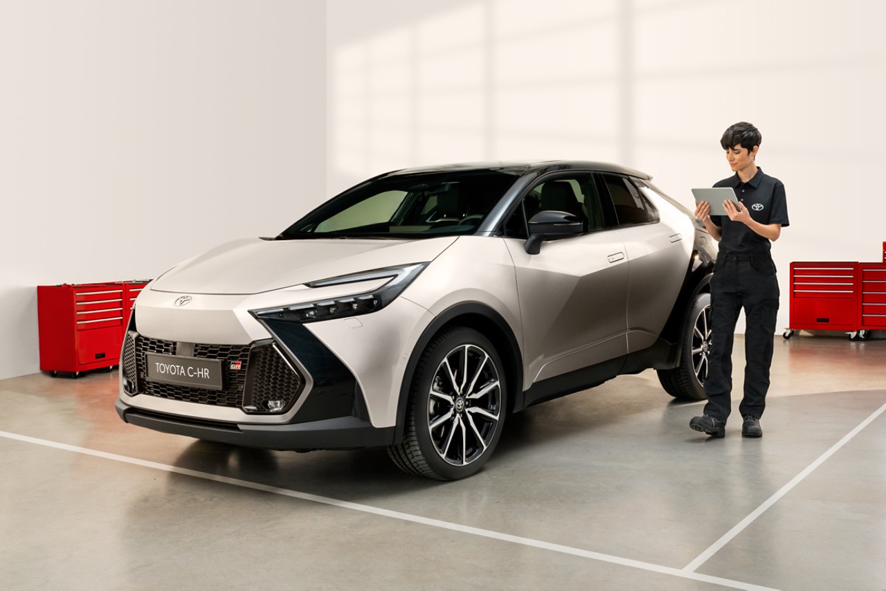 Toyota Service, MOT, & Repairs | Toyota UK